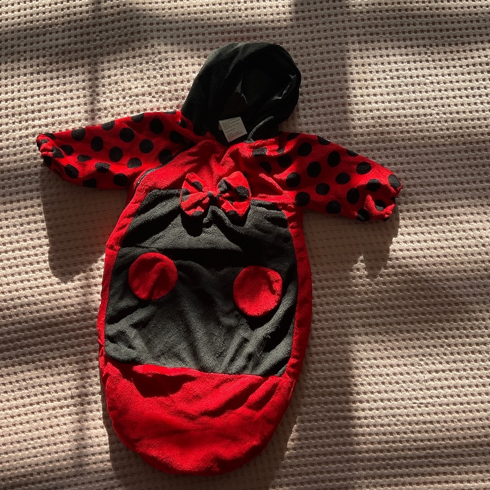 Brand NEW Ladybug costume 0-6months, Halloween